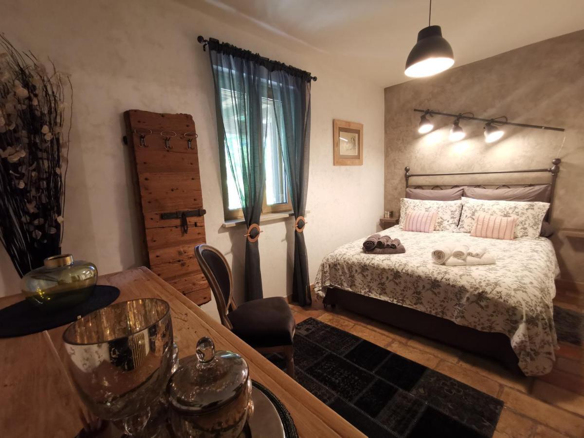 Bed & Breakfast Sentiero 54 Cantiano Buitenkant foto