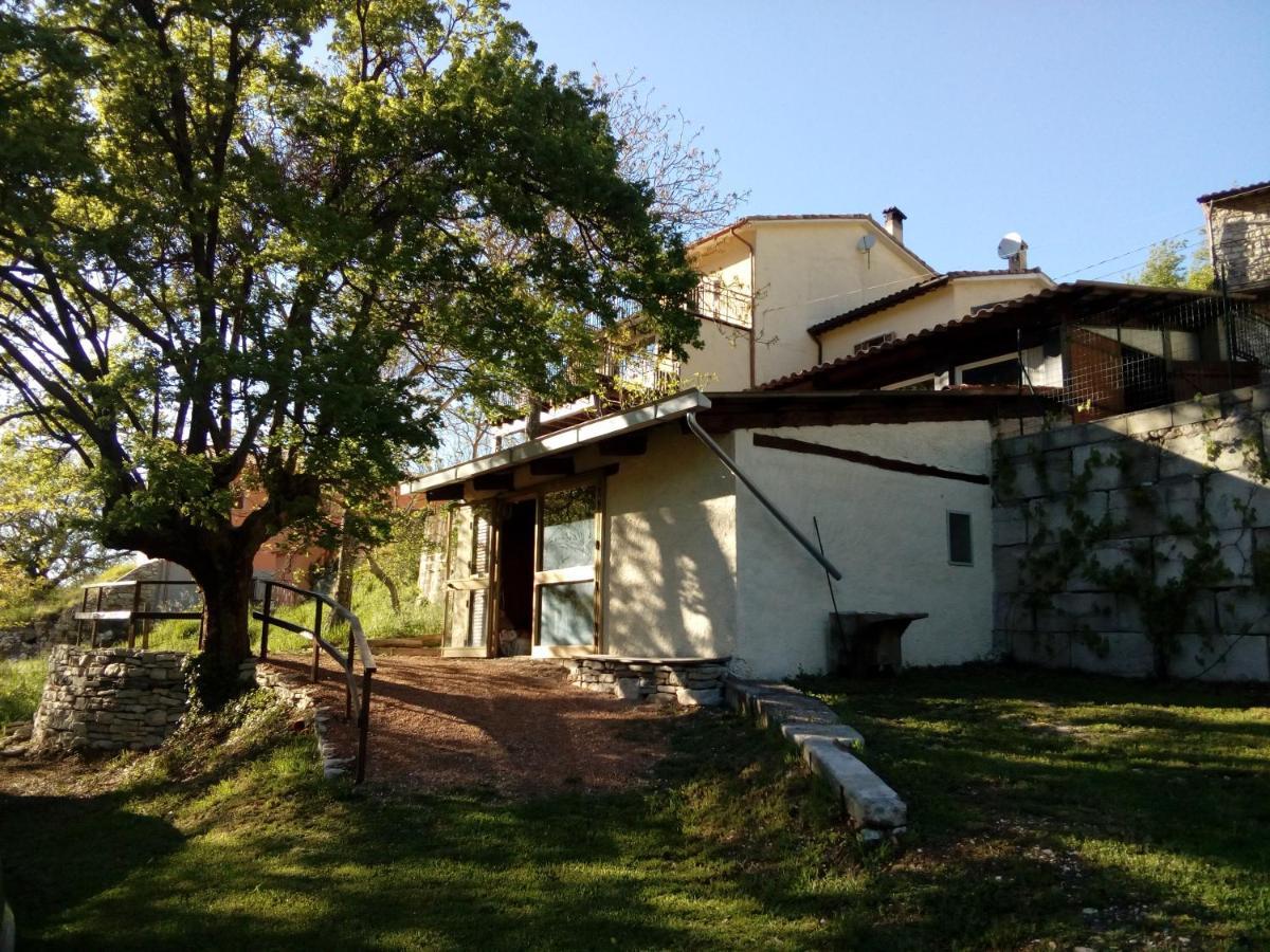 Bed & Breakfast Sentiero 54 Cantiano Buitenkant foto