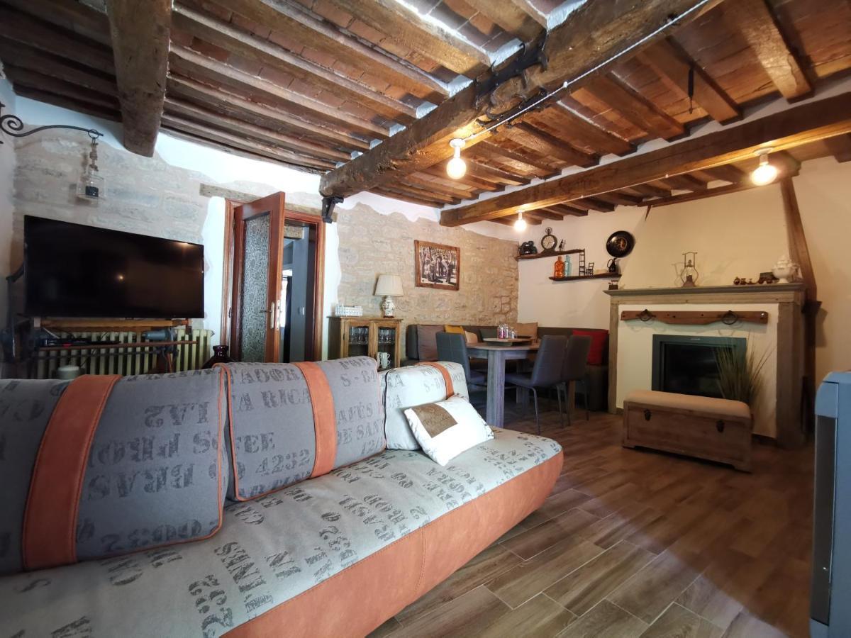 Bed & Breakfast Sentiero 54 Cantiano Buitenkant foto