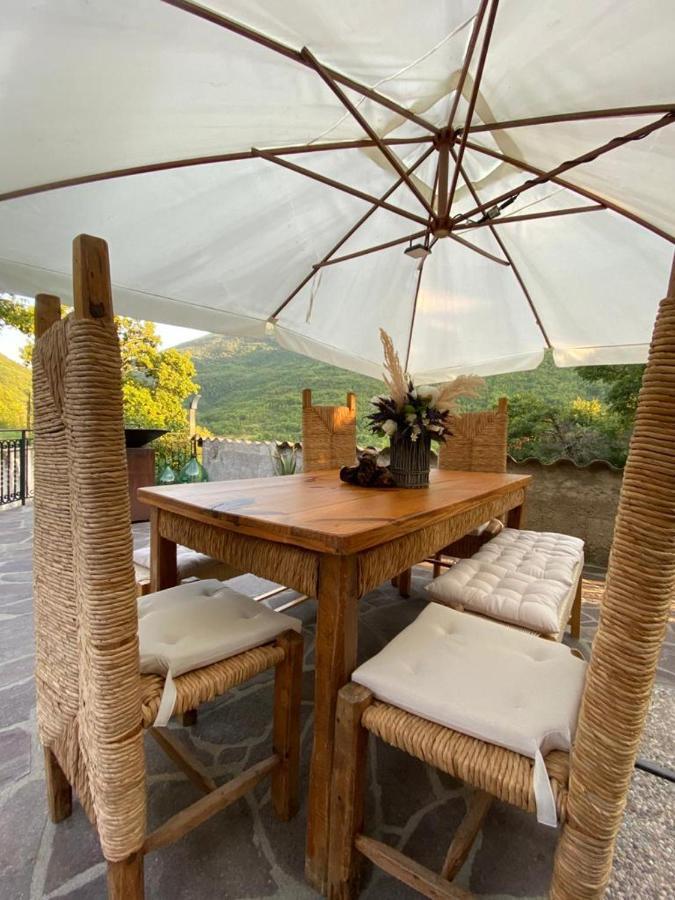 Bed & Breakfast Sentiero 54 Cantiano Buitenkant foto