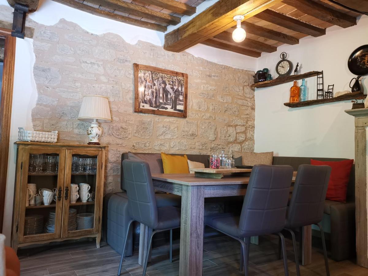 Bed & Breakfast Sentiero 54 Cantiano Buitenkant foto